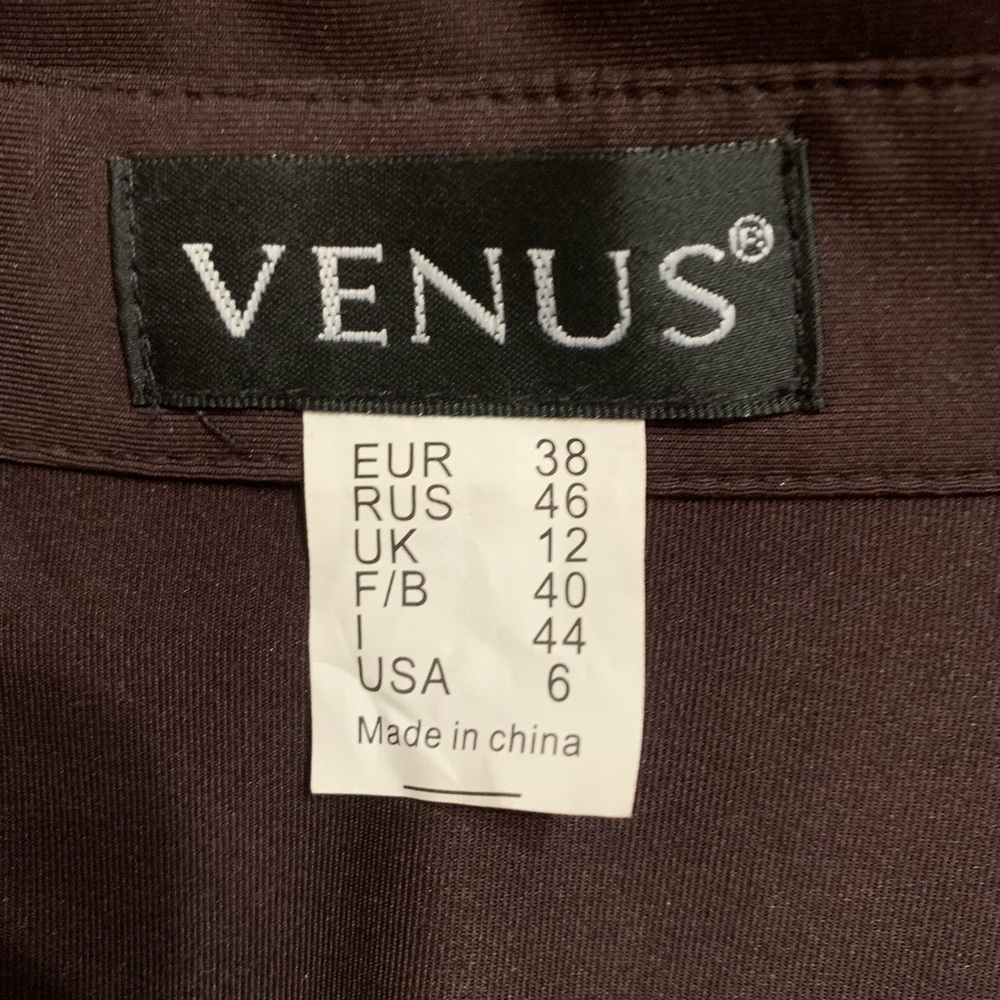 VENUS Ruched Dress - Picture 4 of 5
